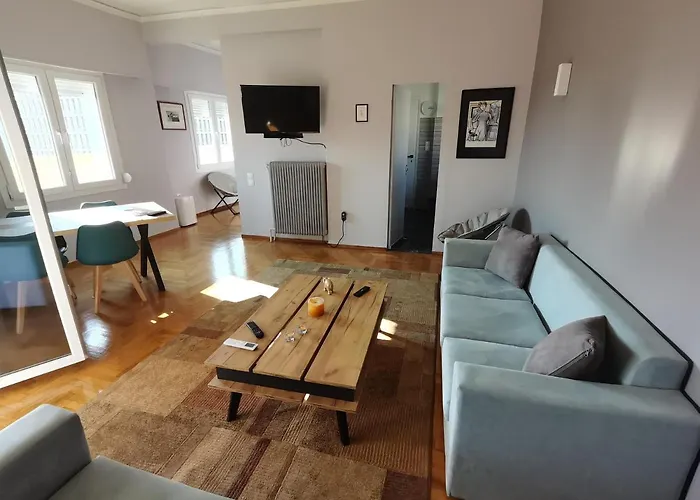 Penthouse Spacious W Super Wifi & Terrace, 2 Min From Metro