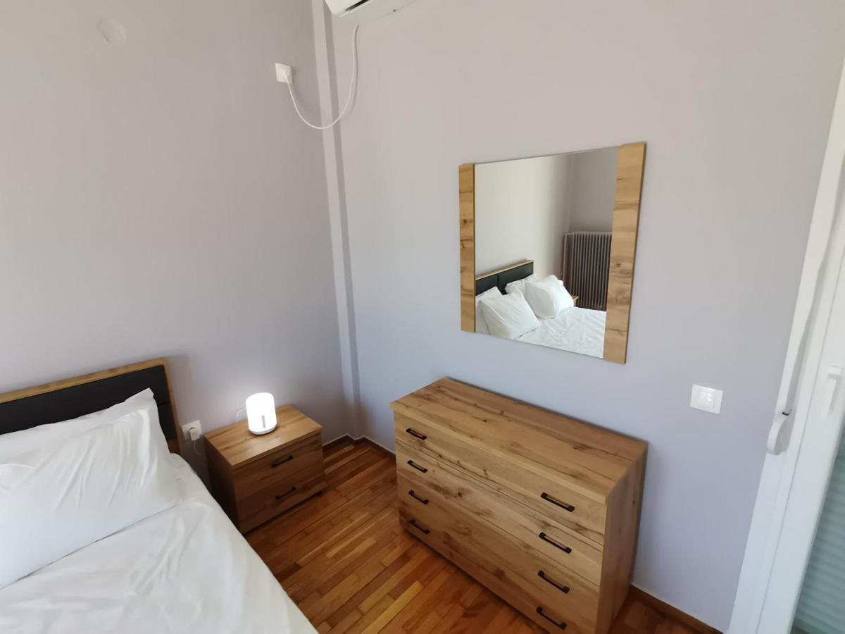 Apartment Penthouse Spacious W Super Wifi & Terrace, 2 Min From Metro
