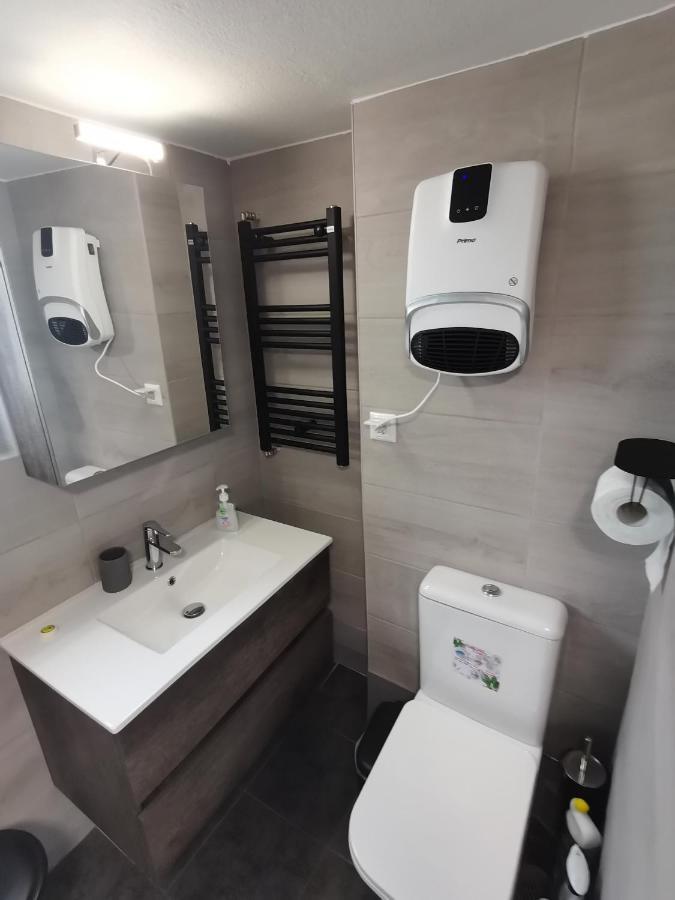 Penthouse Spacious W Super Wifi & Terrace, 2 Min From Metro